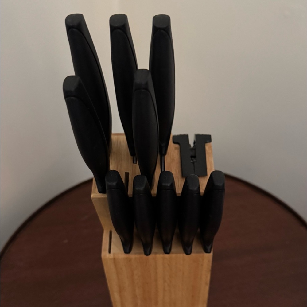 Wooden Holder, 10 Piece Stainless Steel Knife Set with Built-In Sharpener - Picture 2 of 6